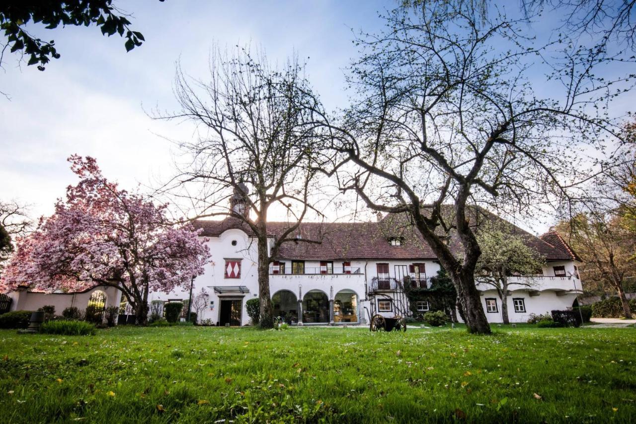 Hotel Schloss Leonstain Portschach am Woerthersee Exterior photo